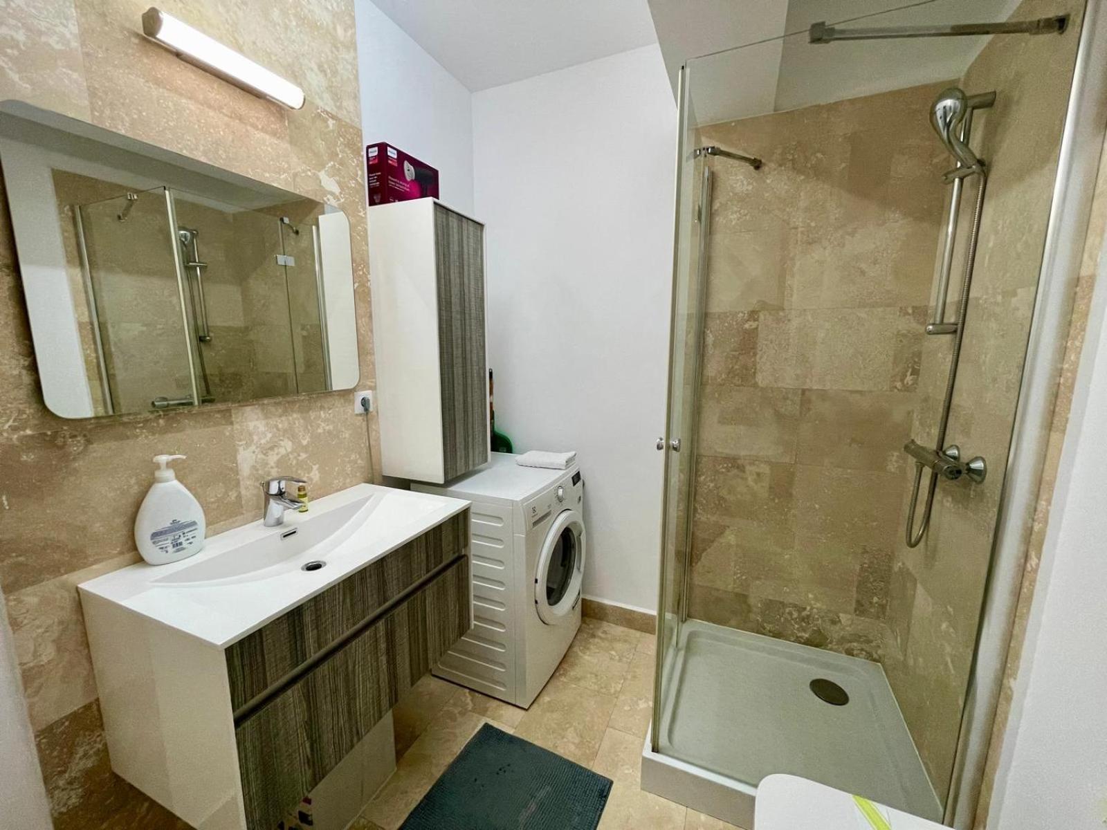 Yamaluxe Apartments - Between The Lakes - Close To Iulius Mall Cluj-Napoca Buitenkant foto
