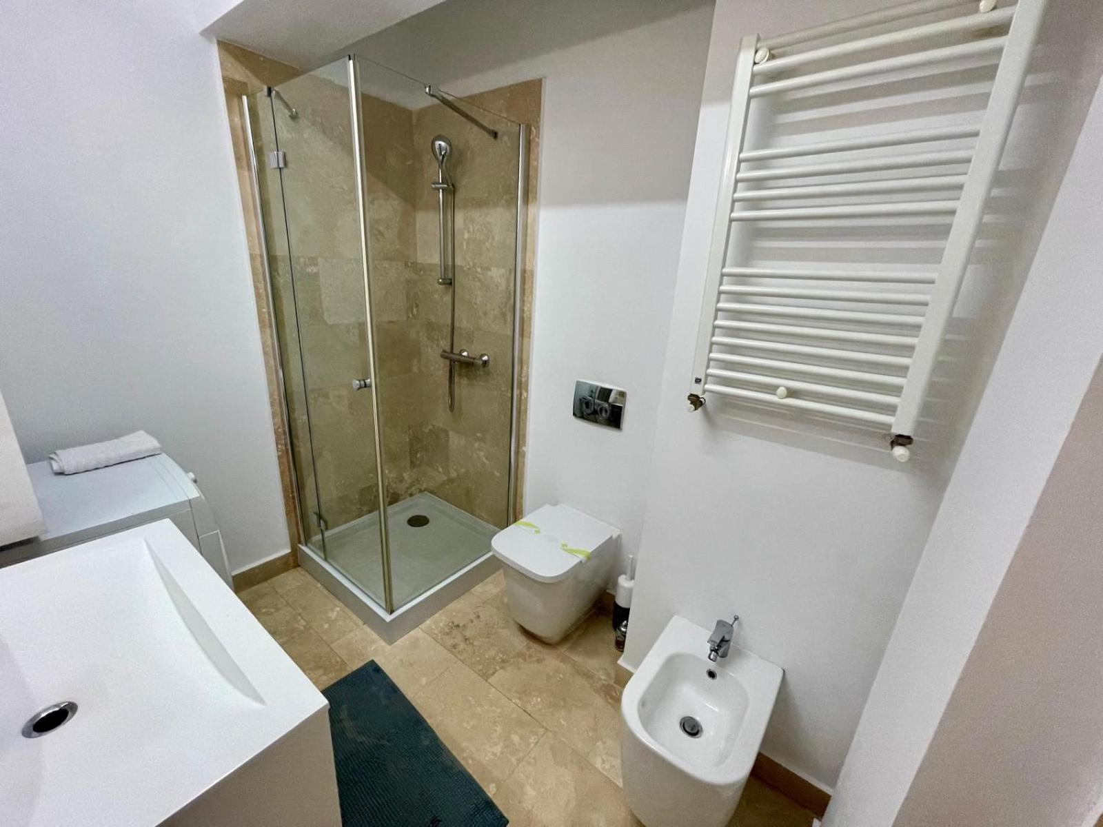 Yamaluxe Apartments - Between The Lakes - Close To Iulius Mall Cluj-Napoca Buitenkant foto