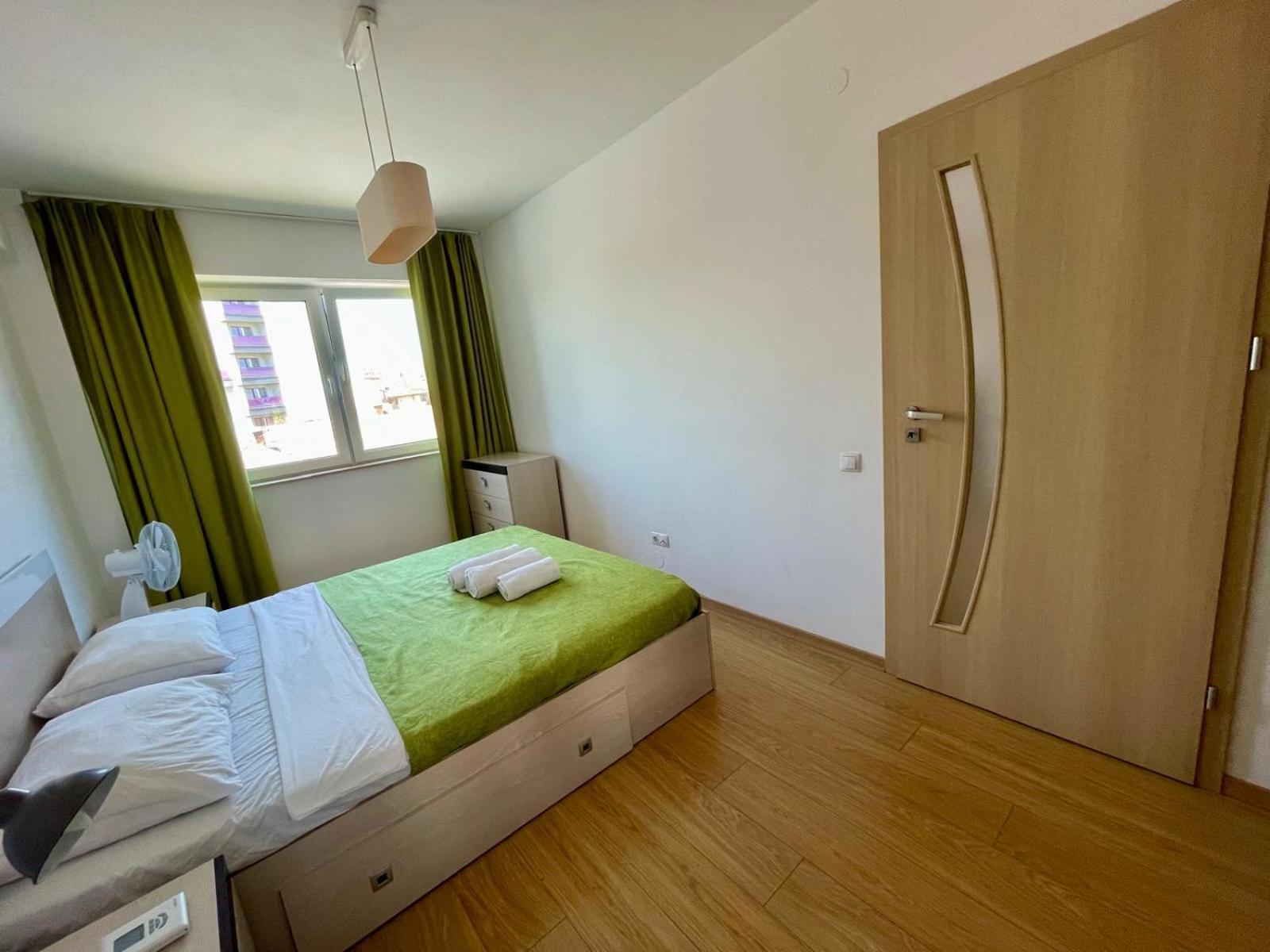 Yamaluxe Apartments - Between The Lakes - Close To Iulius Mall Cluj-Napoca Buitenkant foto